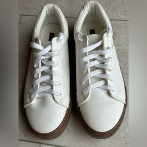 French Connection Becka Two Tone Creamy White & Brown Bottom Sneakers Size 8.5